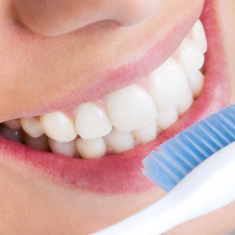 closeup-of-clean-beautiful-teeth-1-1000x520