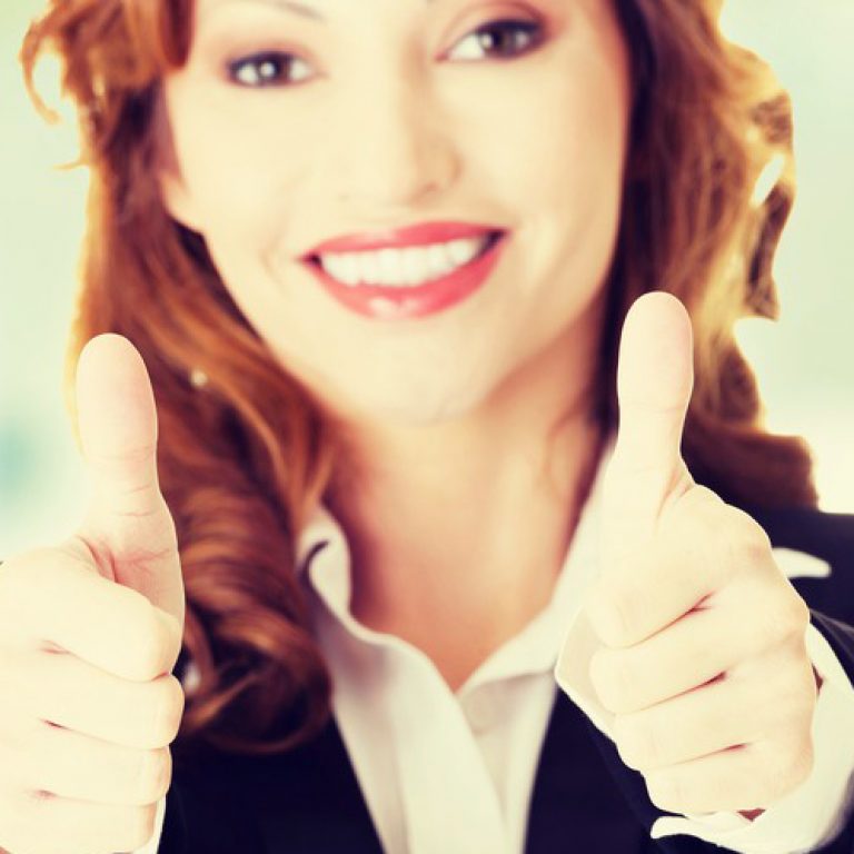 happy-about-tooth-colored-filling-1-1000x520@2x